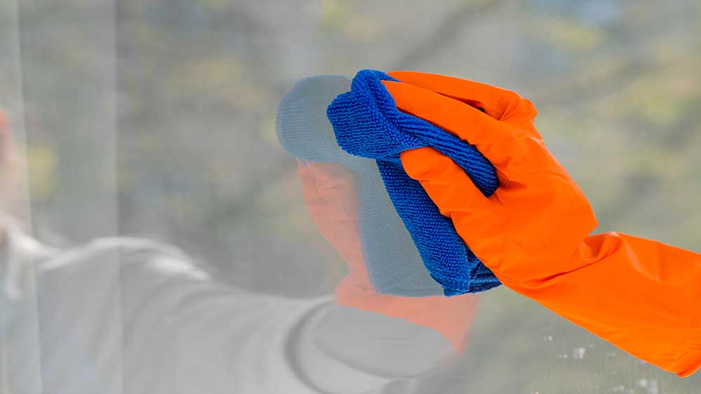 تمیز کردن شیشه